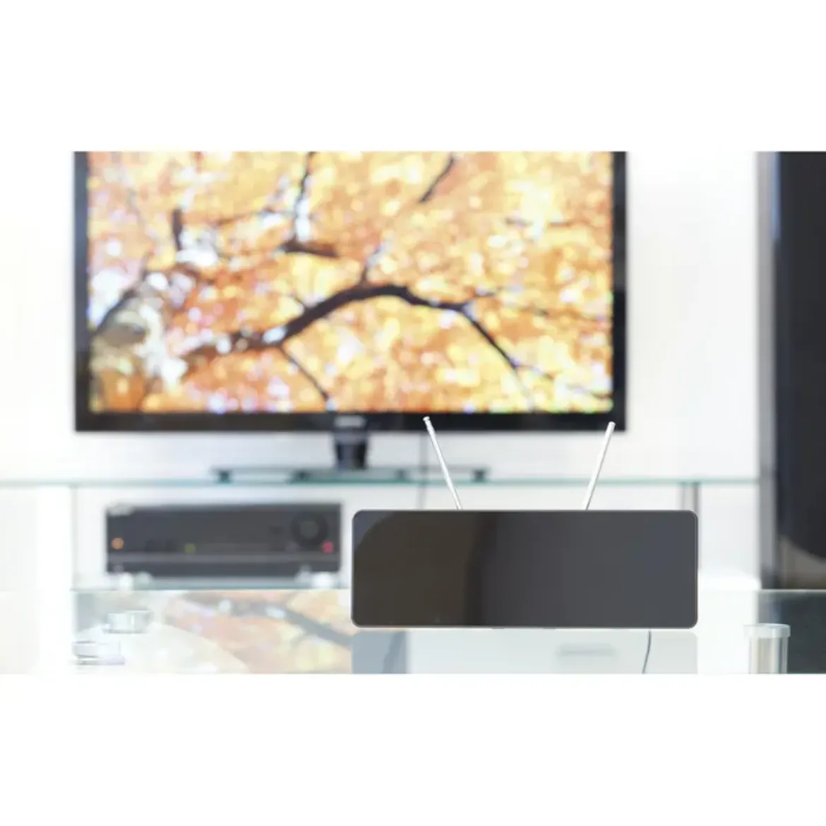Picture of Indoor Flat Panel UHF/VHF Digital Antenna with Amplifier